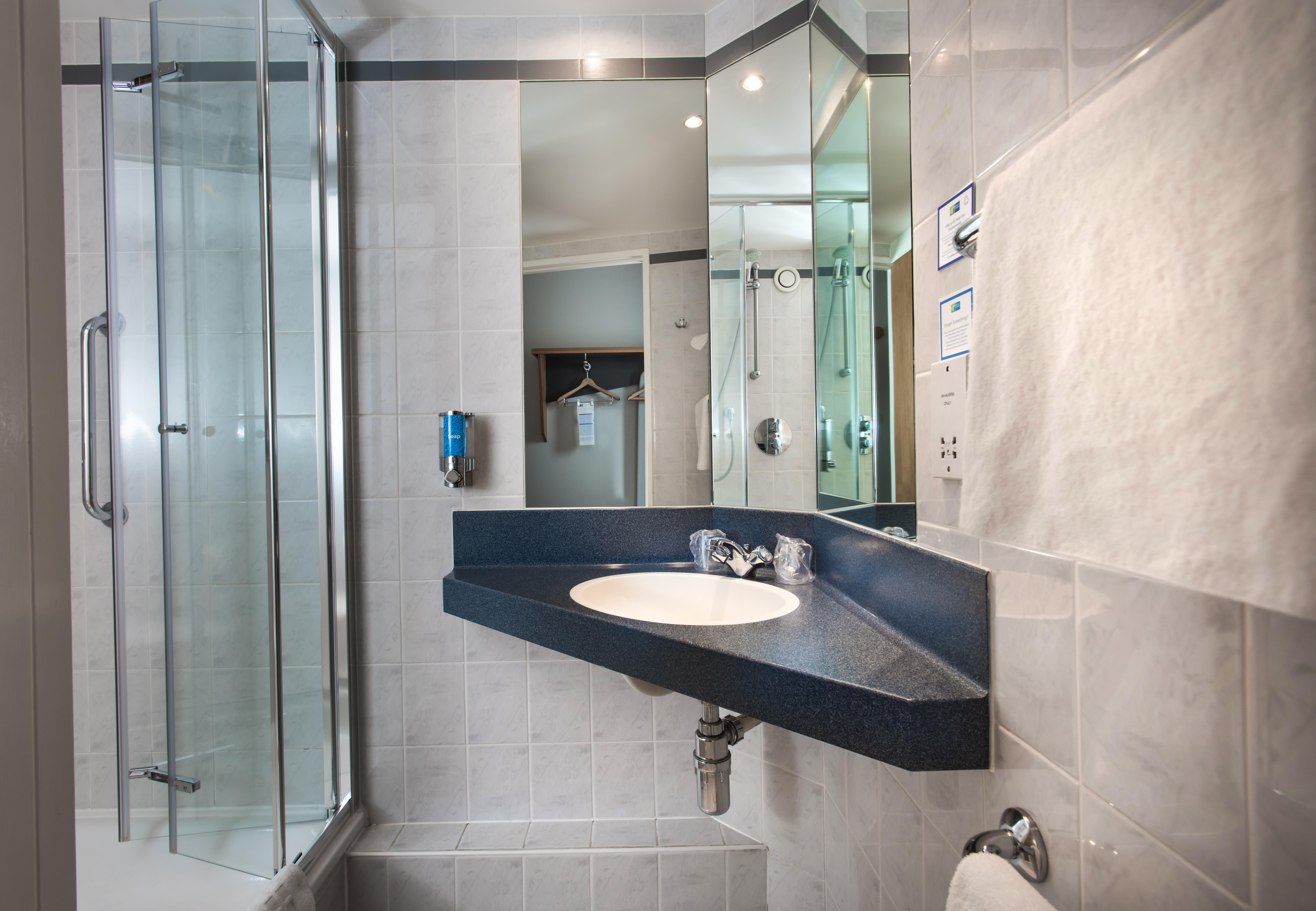 Holiday Inn Express Peterborough By Ihg Εξωτερικό φωτογραφία